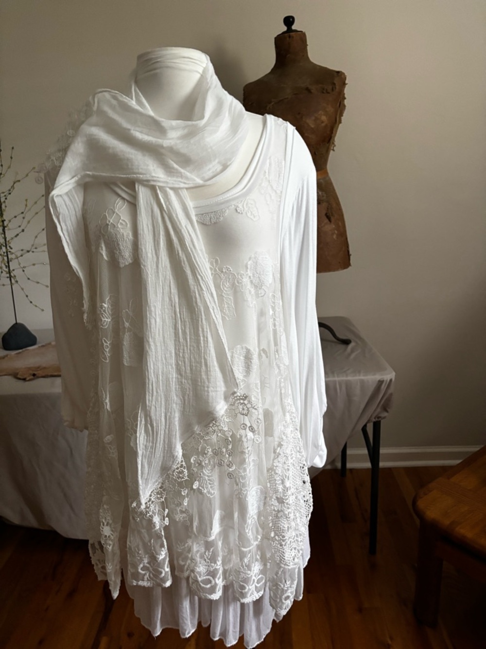 Scandal of Italy. White Embroidered Women's Dress with Scarf